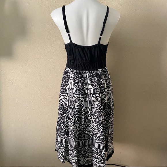 Black and white floral print sundress - Picture 4 of 4